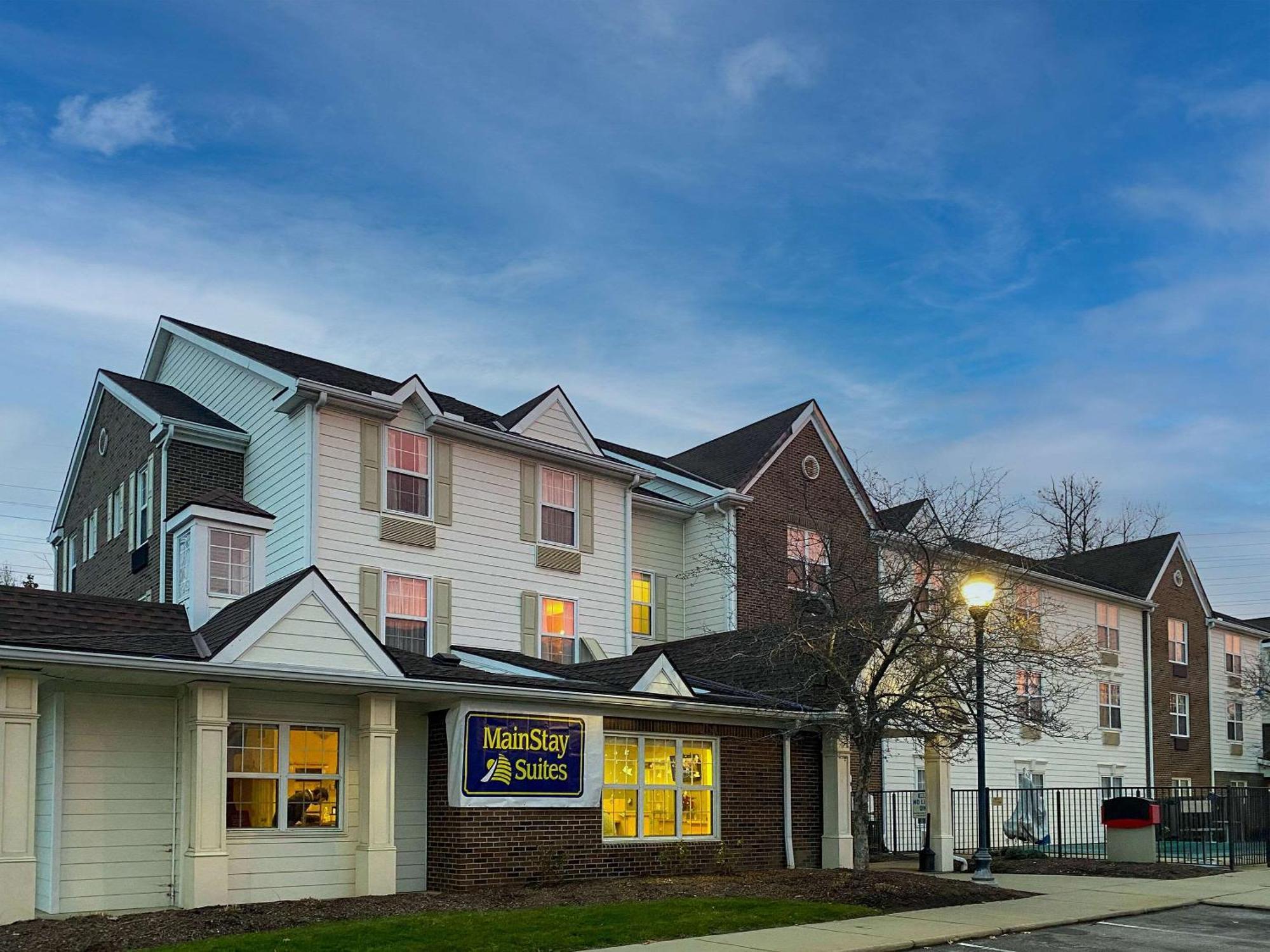 Mainstay Suites Middleburg Heights Cleveland Airport Exterior photo