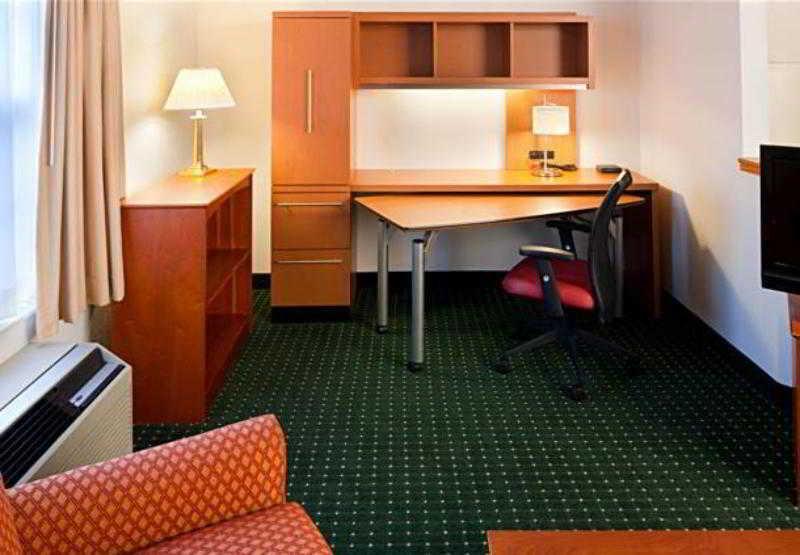 Mainstay Suites Middleburg Heights Cleveland Airport Room photo